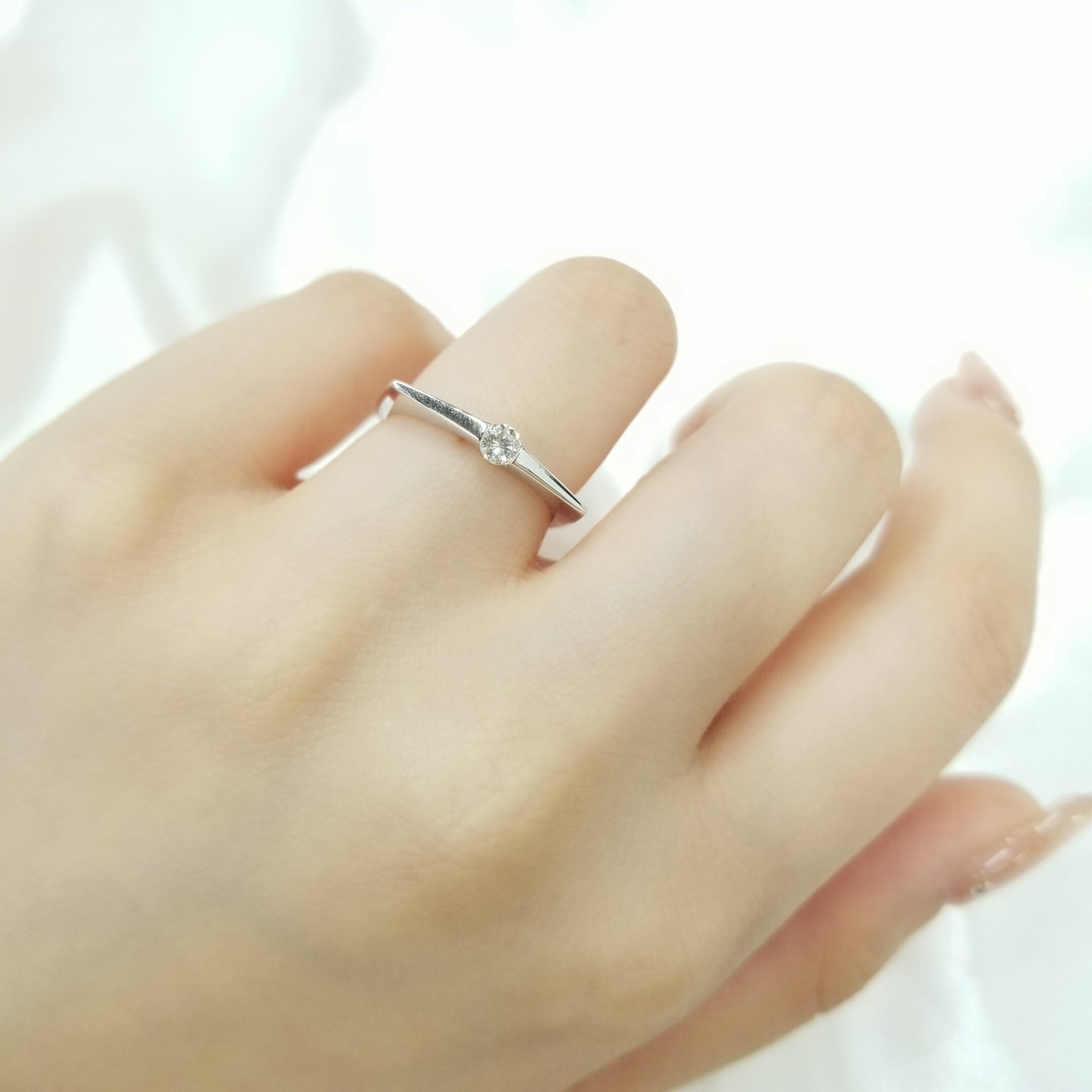 18K White Gold 0.12ct Diamond Ring