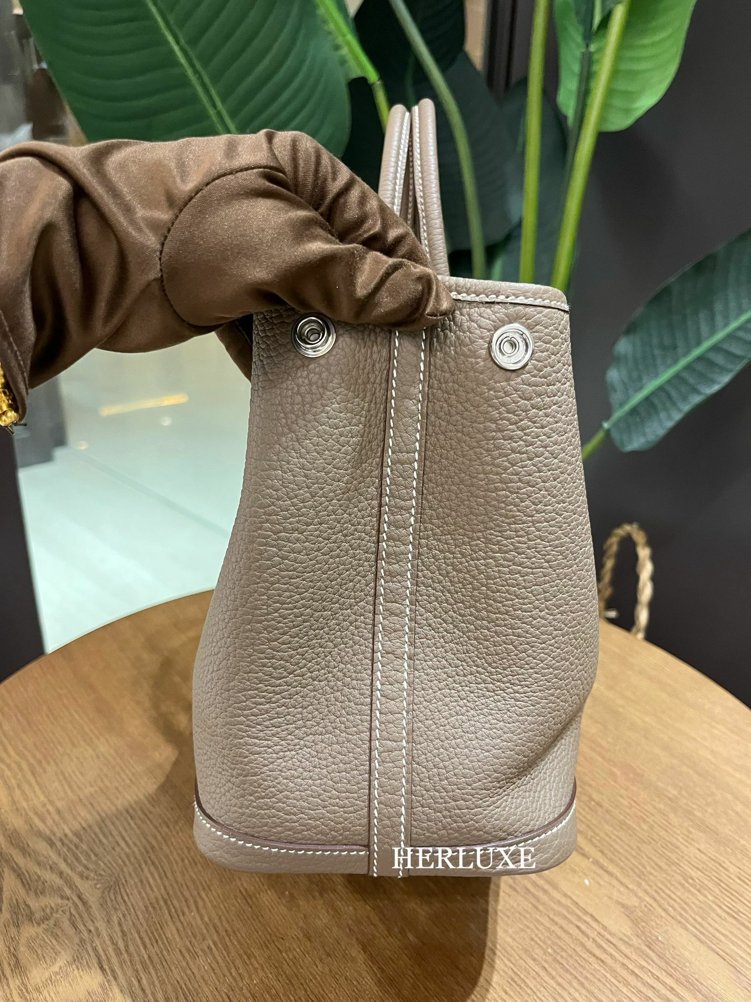 Garden party 30 18 etoupe leather Z  ( 99% new )