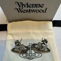 [S] VIVIENNE WESTWOOD 62010326-02P255 REVERSE HEART STUD EARRINGS, PLATINUM / CRYSTAL CRYSTAL / C, 8050889303008 (SVW33)