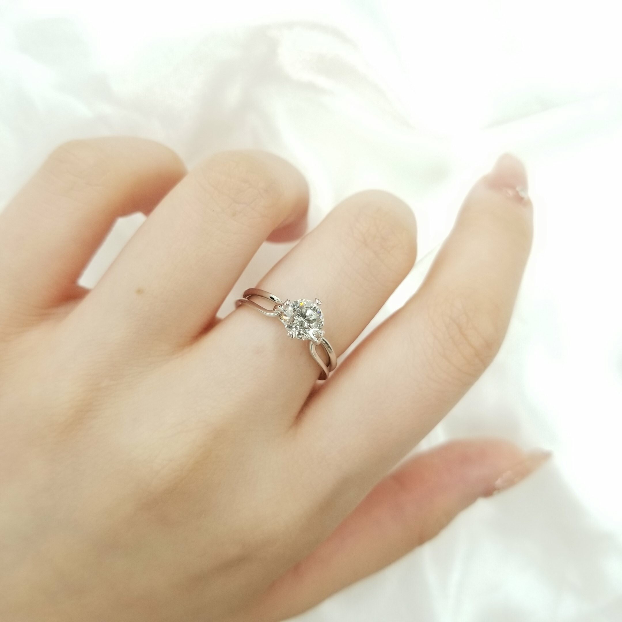 18K White Gold 0.72 Diamond Solitaire Ring