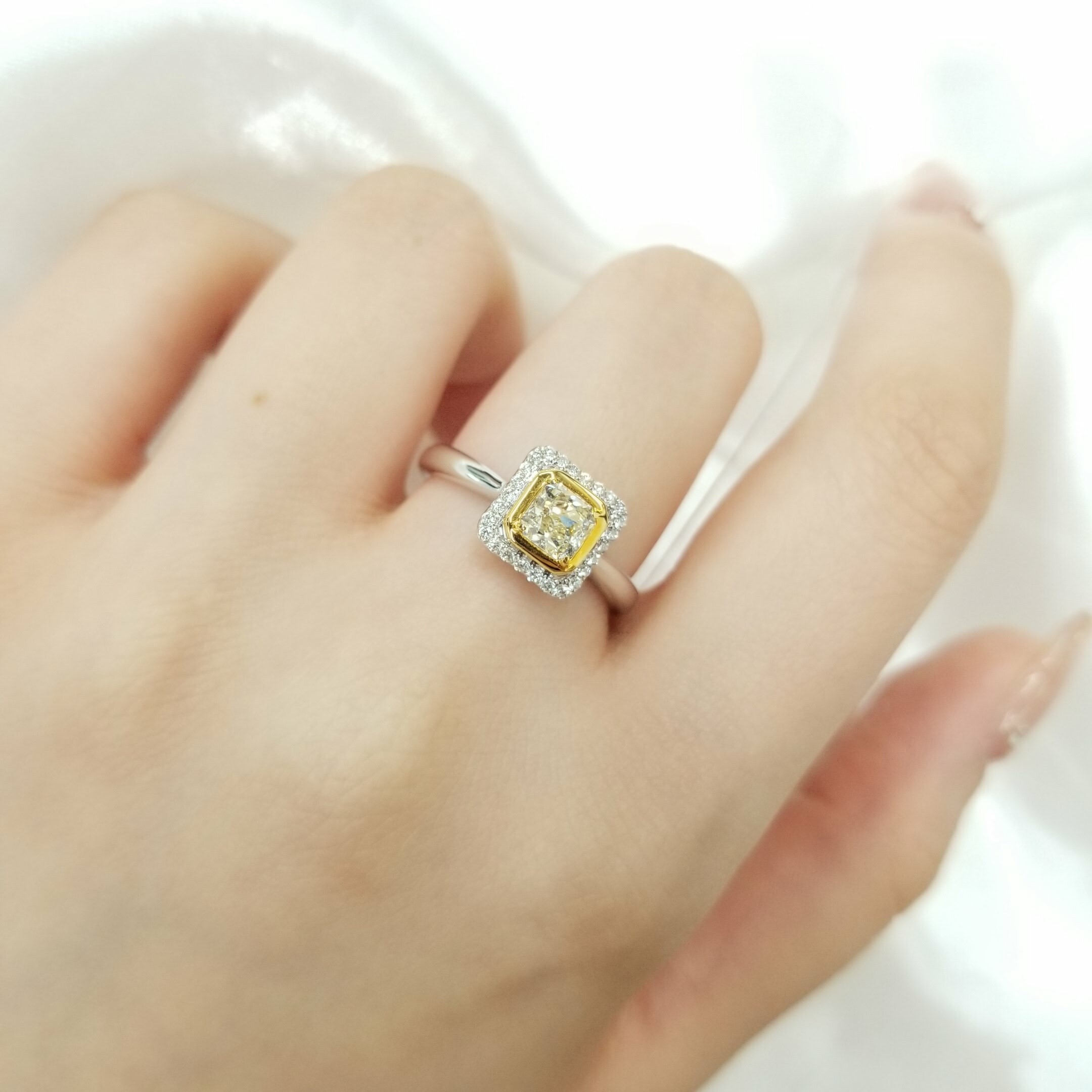 18K Gold 0.59ct Diamond Ring