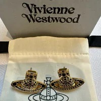 [S] VIVIENNE WESTWOOD 62010328-02R518 JACK BAS RELIEF EARRINGS, GOLD / JET, BLACK DIAMOND CRYS, 8050889303237 (SVW41)