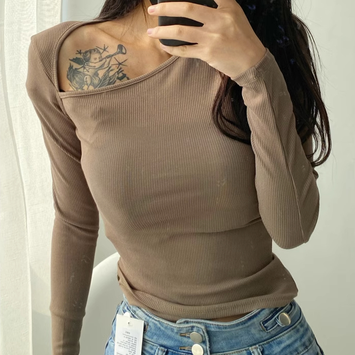 Hot selling slanted bateau collar long-sleeved T-shirt (dark coffee) (S/M size) (contact customer service after placing the order to confirm the delivery size)