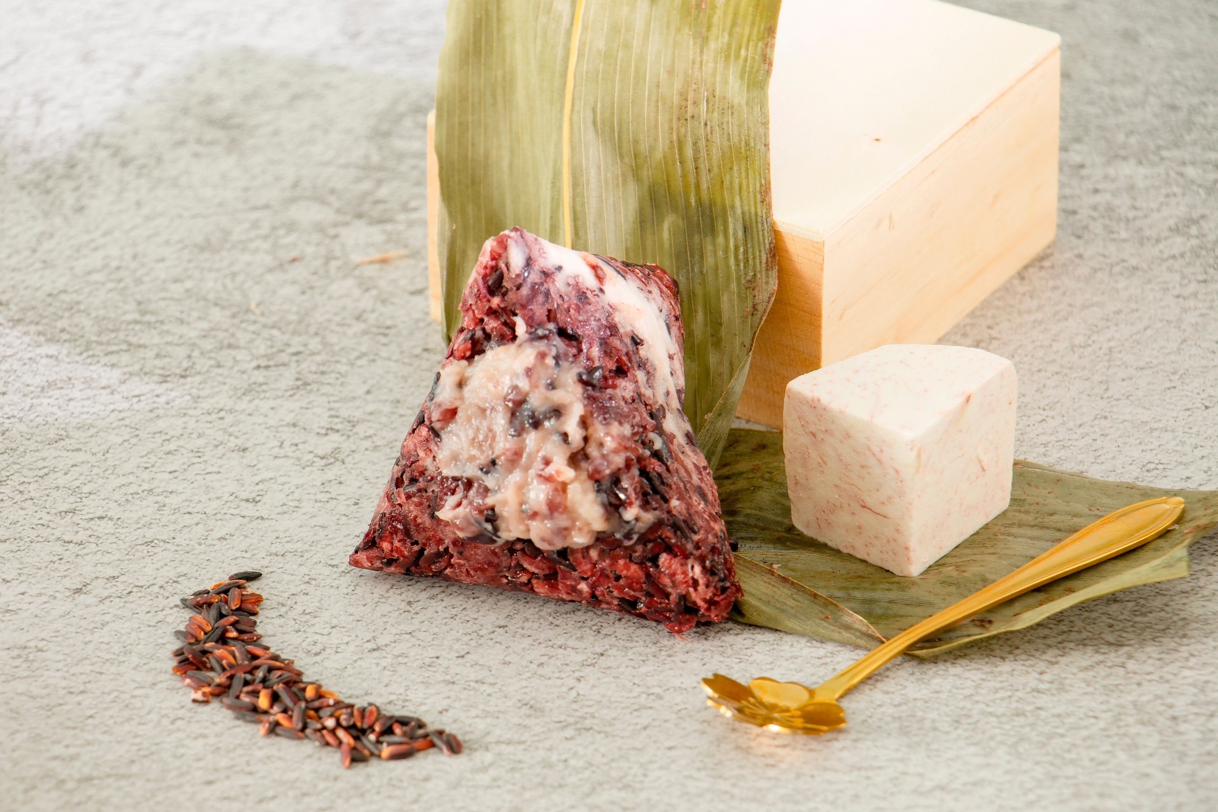 ● 大甲芋泥紫米粽 (全素)