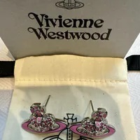 [S] VIVIENNE WESTWOOD 62010326-02P256 REVERSE HEART STUD EARRINGS, PLATINUM / ROSE CRYSTAL / PINK, 8050889302995 (SVW53)