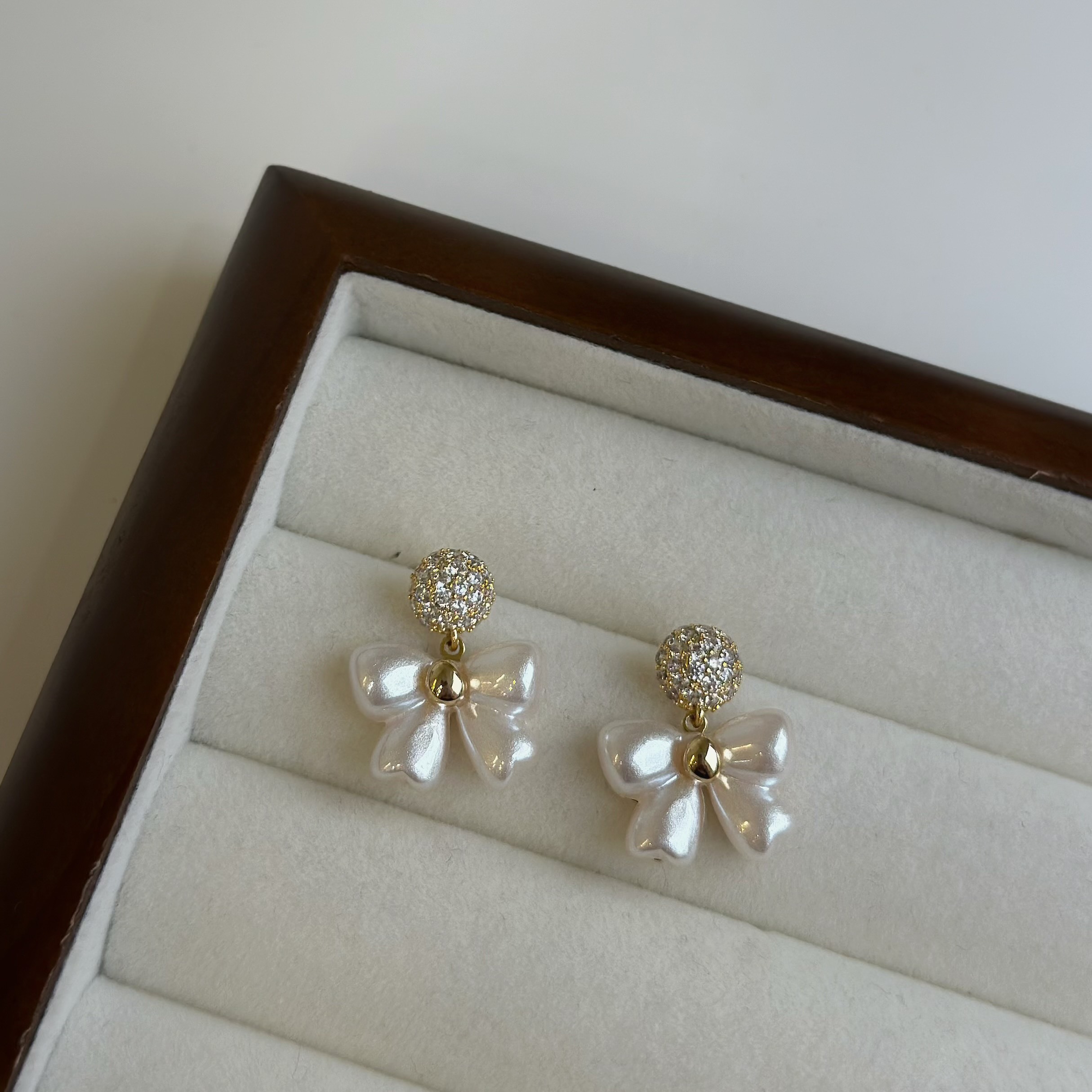 G39擁有．珍珠蝴蝶結小垂吊