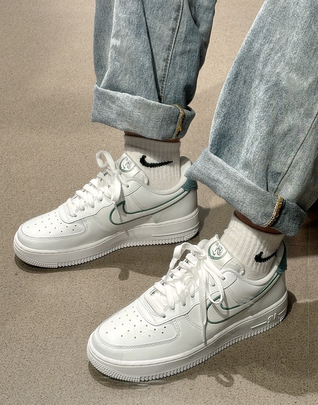 Nike Air Force 1 '07 LV8  復古學院 刺繡綠勾 男鞋