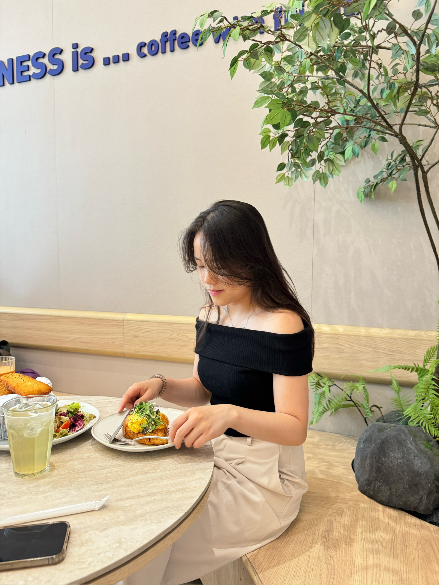 Onni 百搭一字膊Top 〈兩色入〉