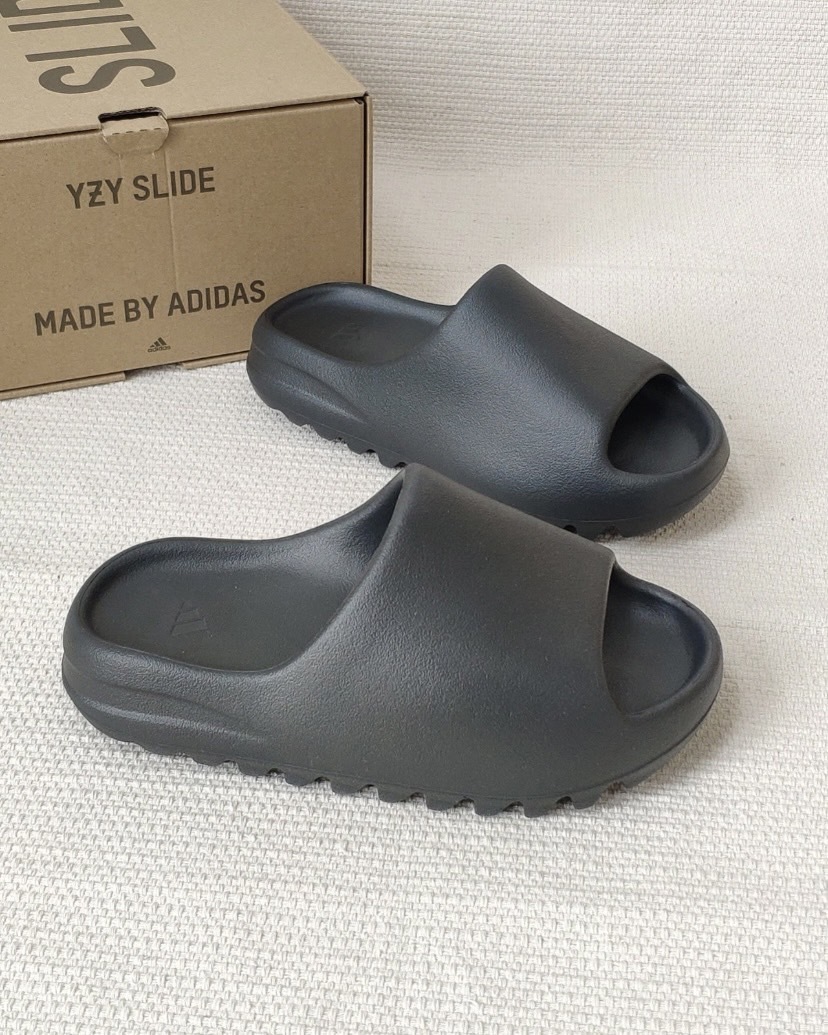 ADIDAS YEEZY SLIDE 