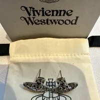 [S] VIVIENNE WESTWOOD 62010184-02P326 HARLEQUIN BAS RELIEF EARRINGS, PLATINUM / BLACK ENAMEL / BLAC, 8050889471516 (SVW60)