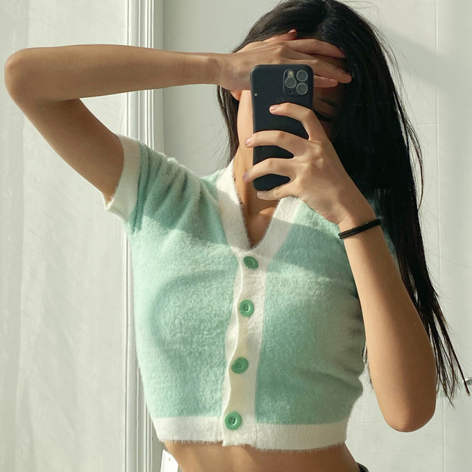 Hot selling short V-neck color-blocked buttoned short-sleeved knitted cardigan (green) (S/M size) (contact customer service after placing the order to confirm the delivery size)