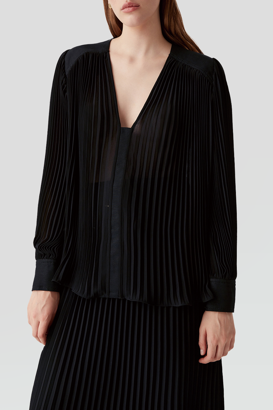Aje｜CATHEDRA V領褶皺透膚襯衫