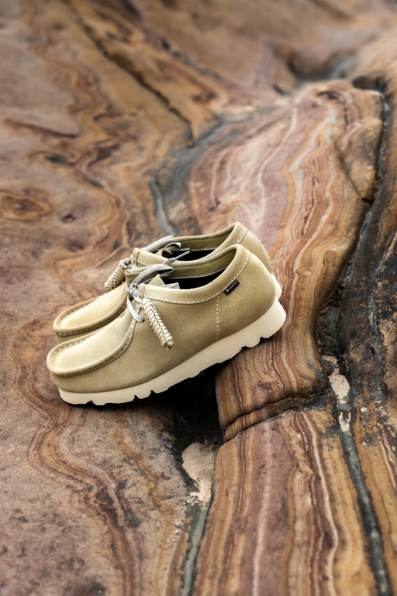 Clarks Wallabee GTX 卡其色