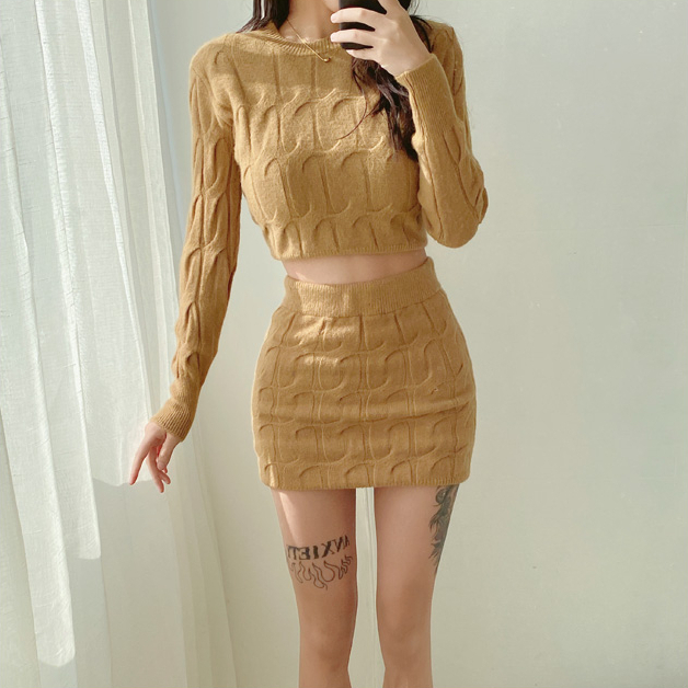 Hot selling knitted top + skirt two-piece suit (coffee color) (one size fits all)