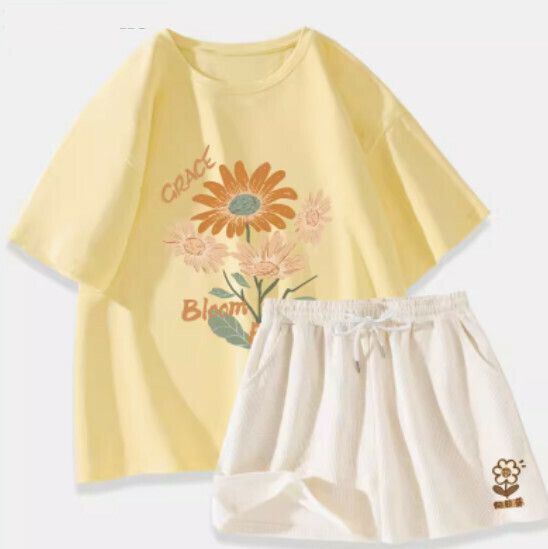 Hot selling pure cotton short-sleeved T-shirt two-piece set [goose yellow (sunflower bouquet) + milk white pants] [S-XL size] (please contact customer service to confirm the delivery size after placing the order)