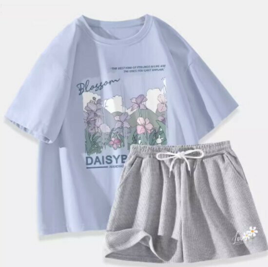 Hot selling short-sleeved T-shirt and shorts two-piece set [light blue (mountain iris) + hemp gray pants] [S-XL size] (please contact customer service to confirm the delivery size after placing the order)
