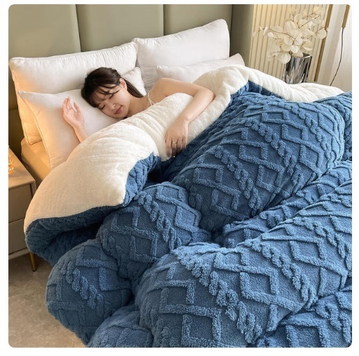 Popular warm quilt with imitation wool surface, comfortable winter blanket, thickened quilt core (4kg), blue 150x200cm