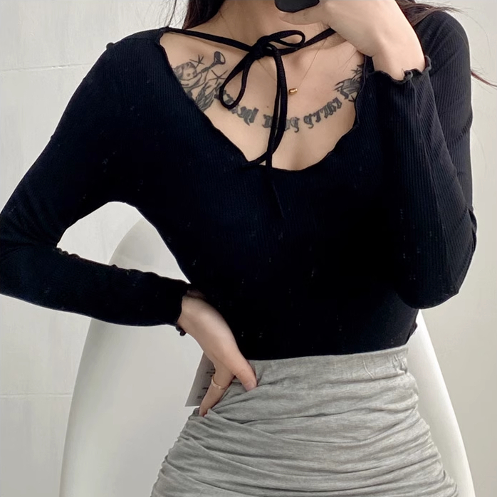 Hot selling fungus side slit triangle hem T-shirt (black) (S/M size) (contact customer service after placing the order to confirm the delivery size)