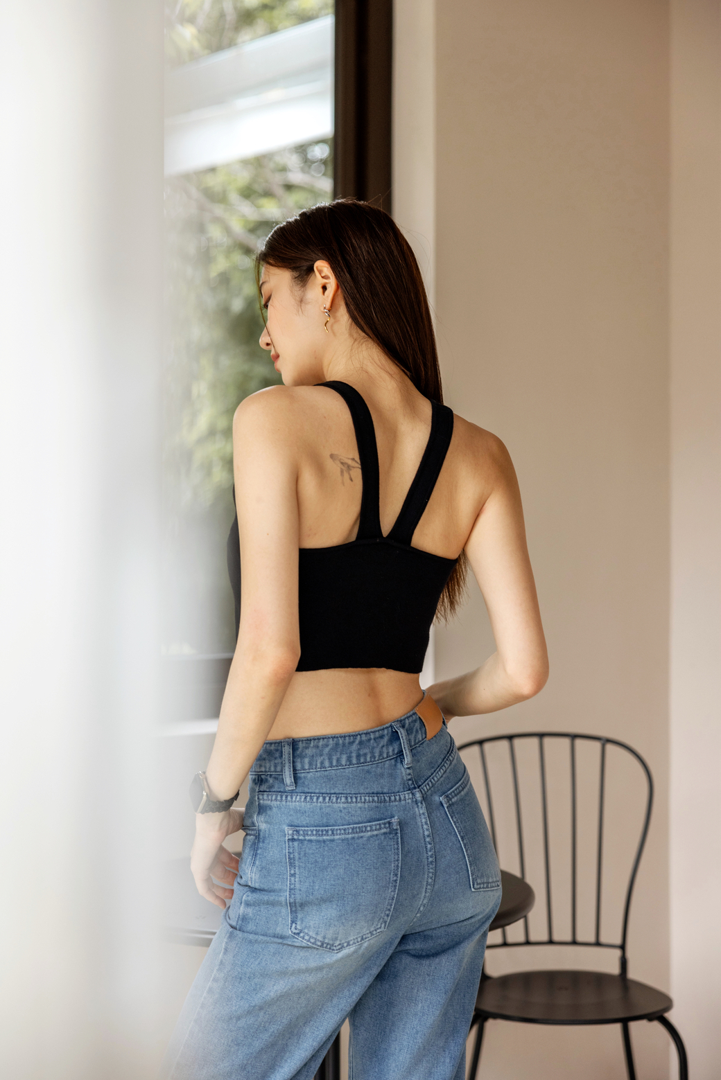 俐落後Ｖ剪裁背心（黑色/3尺寸）