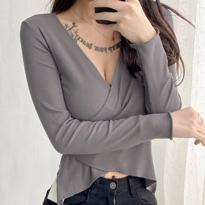 Hot selling irregular hem V-neck navel-baring T-shirt (iron gray) (S/M size) (contact customer service after placing the order to confirm the delivery size)