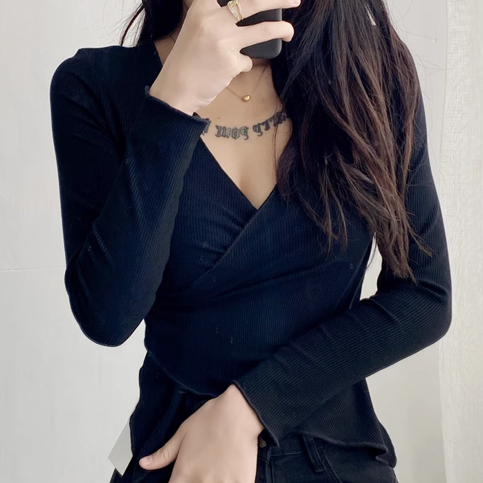 Hot selling irregular hem V-neck navel-baring T-shirt (black) (S/M size) (contact customer service after placing the order to confirm the delivery size)