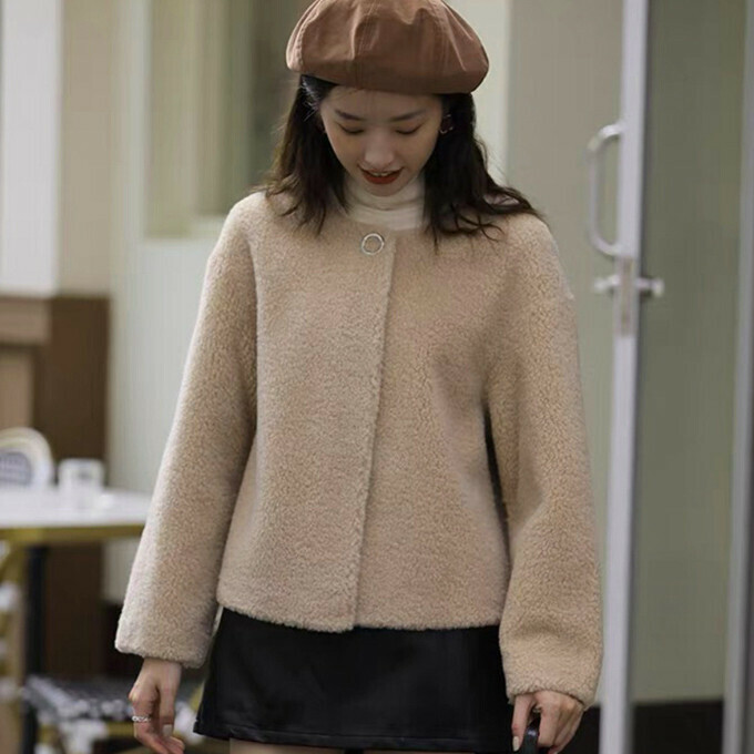 Hot Selling Round Neck Lamb Wool Jacket (One Size) (Beige)