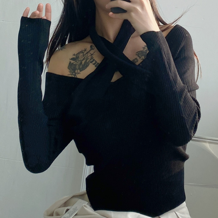 Hot selling halterneck cross off-shoulder knitted bottoming shirt (black) (S/M size) (contact customer service after placing the order to confirm the delivery size)