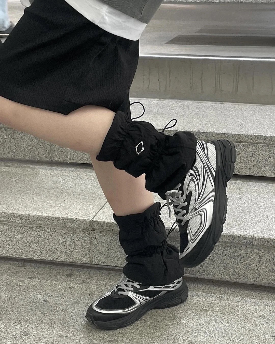 FILA Interrun SILVER 酷黑銀 新復古潮流跑鞋 11001RM02699G010