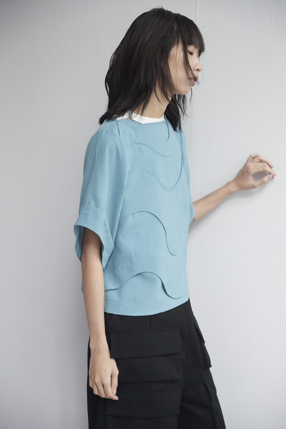 波浪剪接短袖上衣