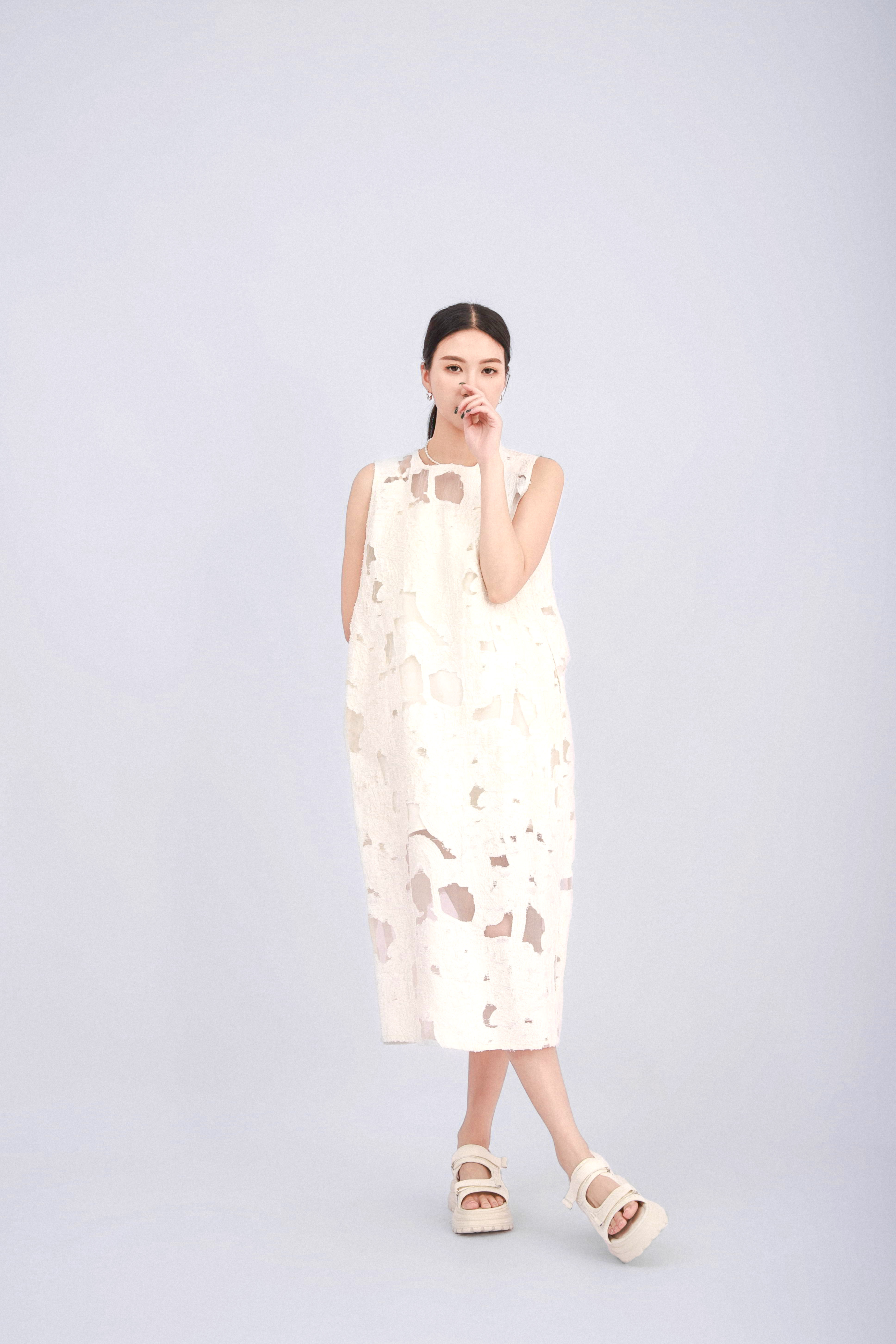 抓蘇蘇車花網紗洞連身裙 (*現貨款式）