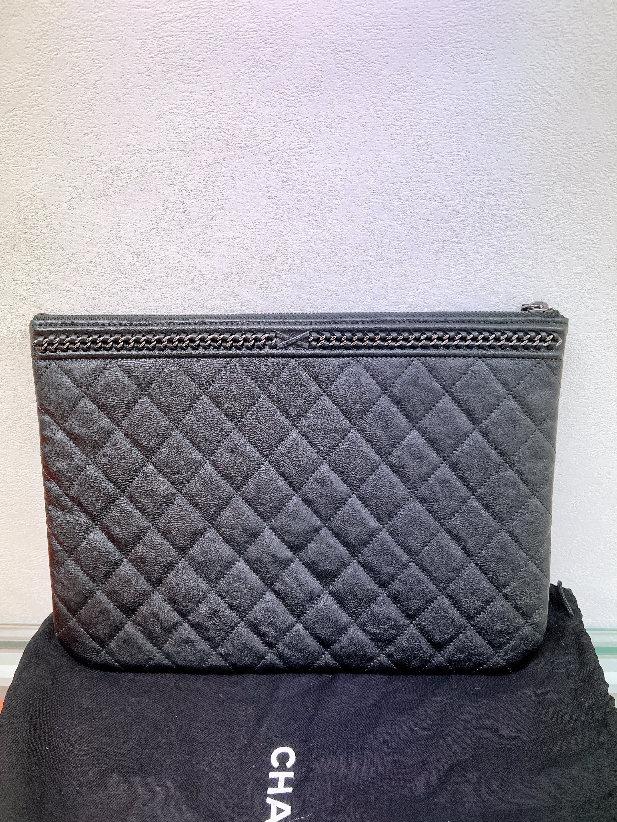Chanel boy pouch (black/ silver)