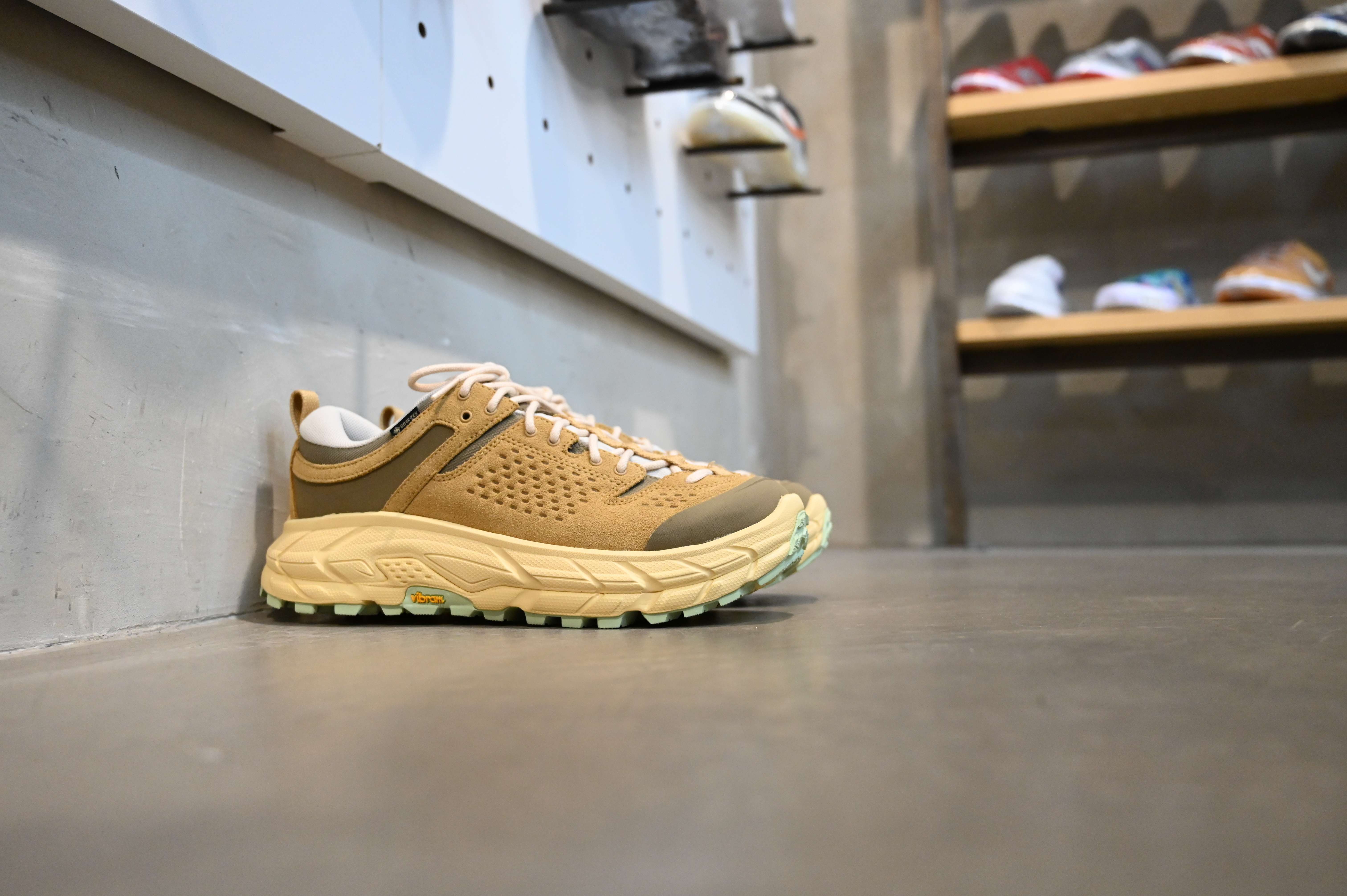 Hoka One One Tor Ultra Lo Wheat Mushroo
