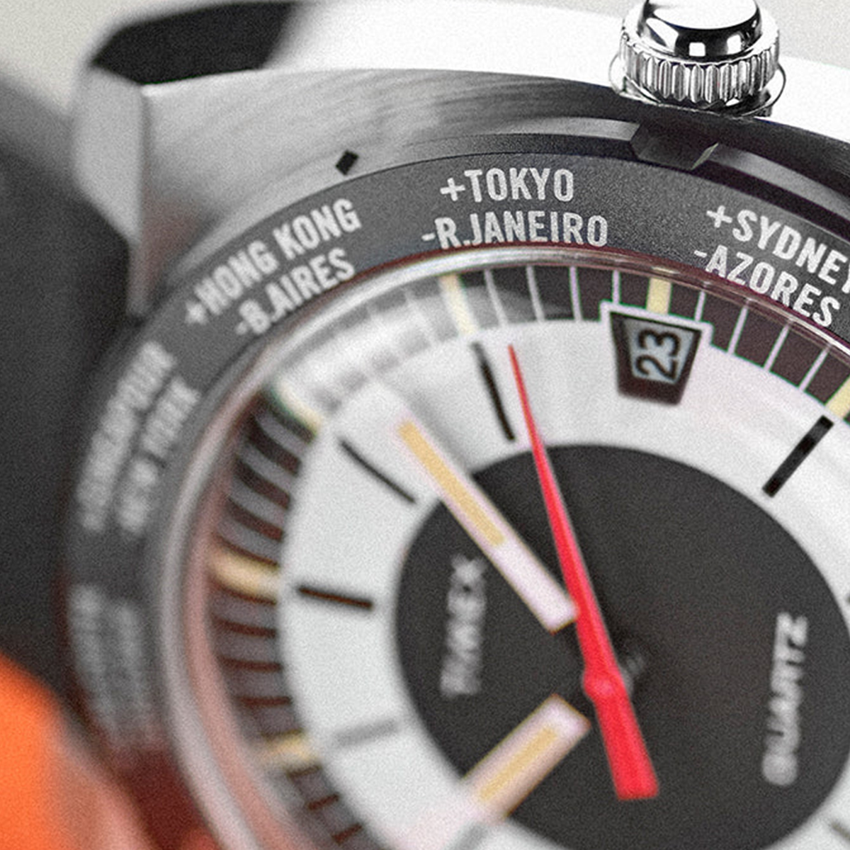 Q Timex 1972 世界時間 復刻版 39mm 皮帶 石英錶 TW2V69500