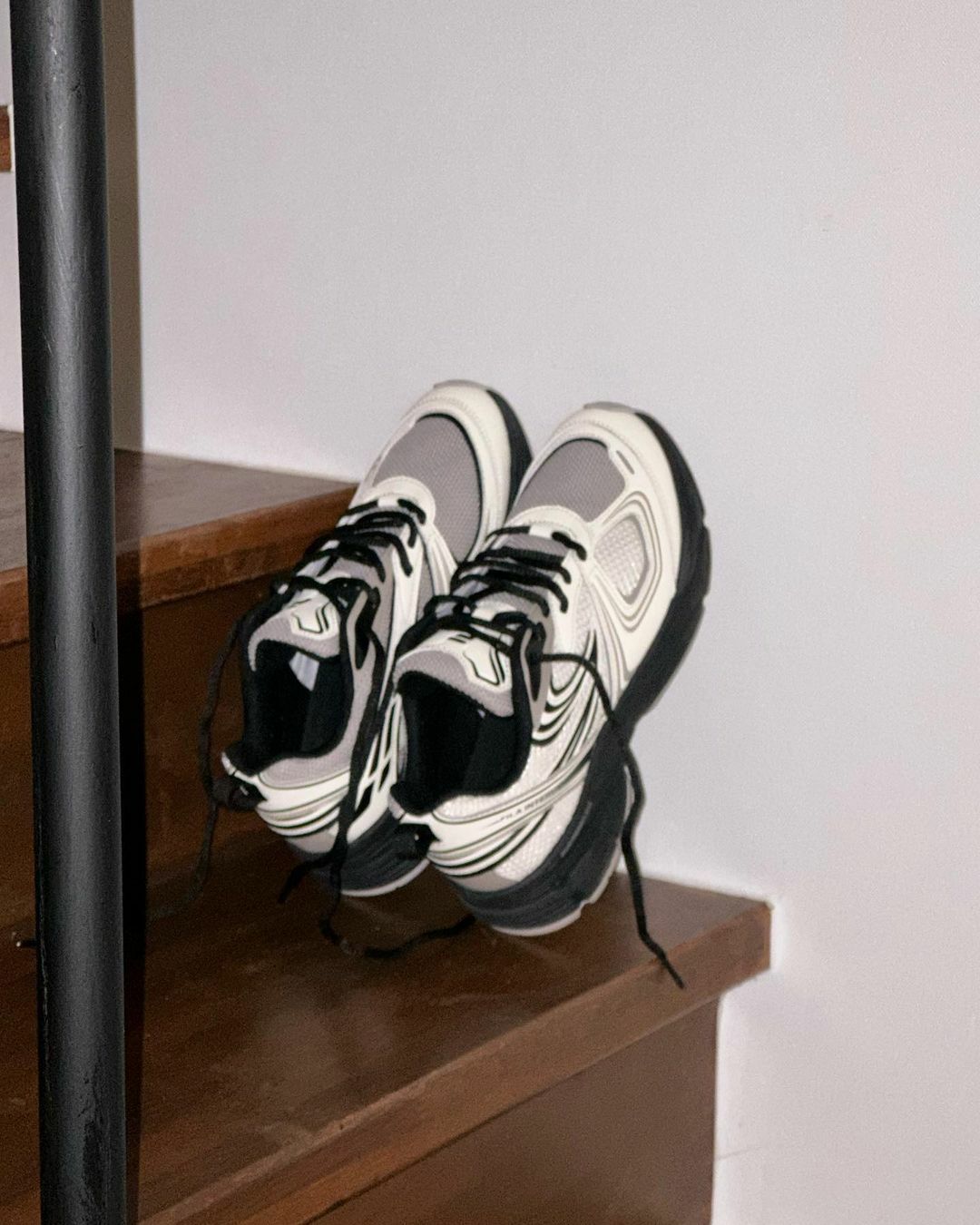 FILA Interrun CREAM 白黑奶油 新復古 慢跑鞋 11001RM02699G013