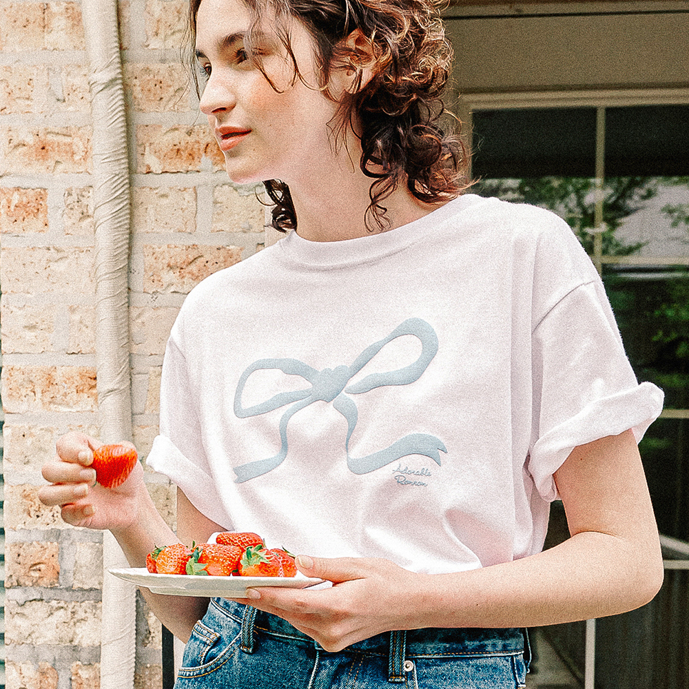 RONRON EMBO HEART RIBBON BASIC FIT T SHIRT WHITE BLUE