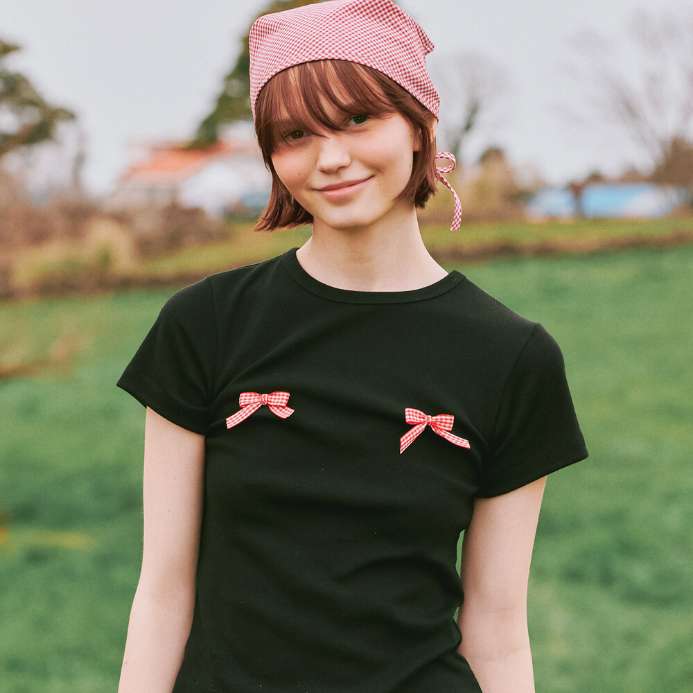 RONRON REAL GINGHAM RIBBON SLIM CROP T SHIRT BLACK RED