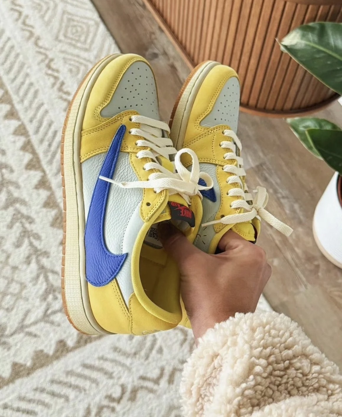 Travis Scott x Air Jordan 1 Retro Low OG SP "Canary" 倒鉤 黃藍 金絲雀 (DZ4137-700)