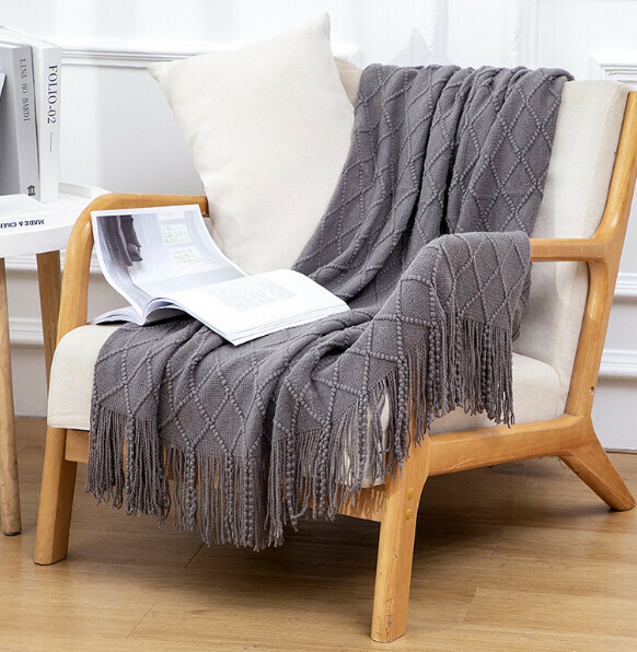 Popular lunch break knitted blanket (smoke gray) (size: 130*230cm including tassels)