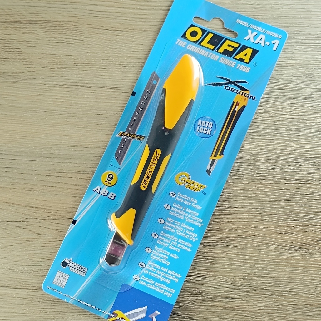 日本OLFA．小型防滑握把美工刀 XA-1