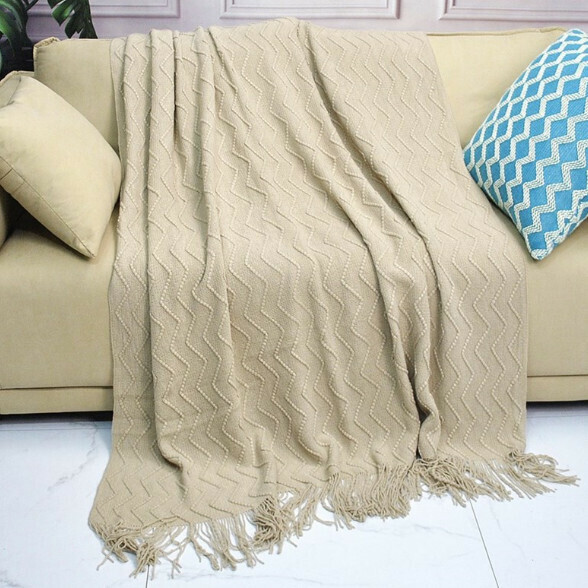 Hot recommendation solid color lunch break blanket (khaki) (size: 130*260cm including tassels)
