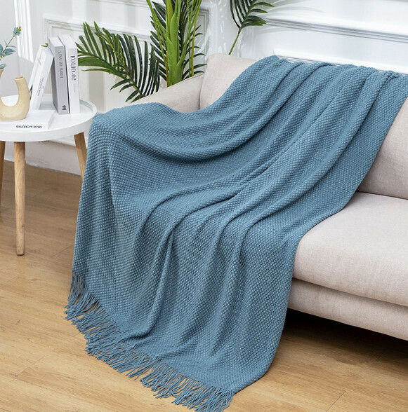 Popular waffle knitted blanket (Morandi blue) (size: 127*172cm including tassels)