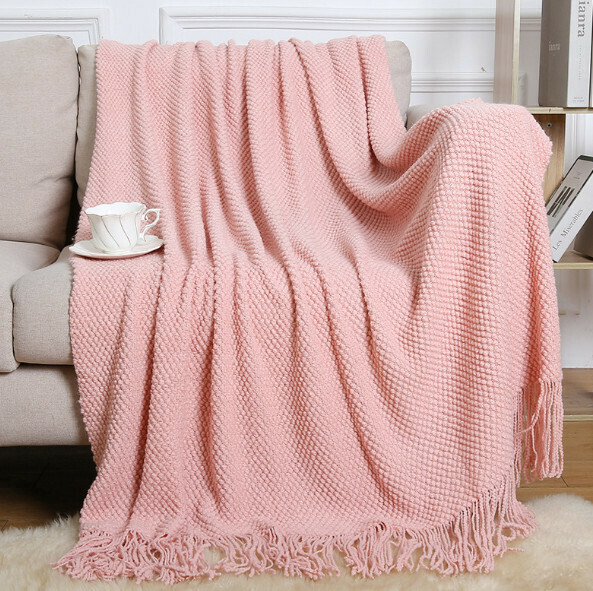 Popular waffle knitted blanket (pink) (size: 130*230cm including tassels)