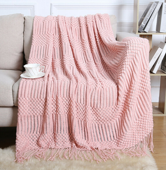 Hotly recommended tassel knitted throw blanket (pink) (size: 130*230cm including tassels)