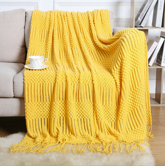 Hotly recommended tassel knitted throw blanket (yellow) (size: 130*172cm including tassels)
