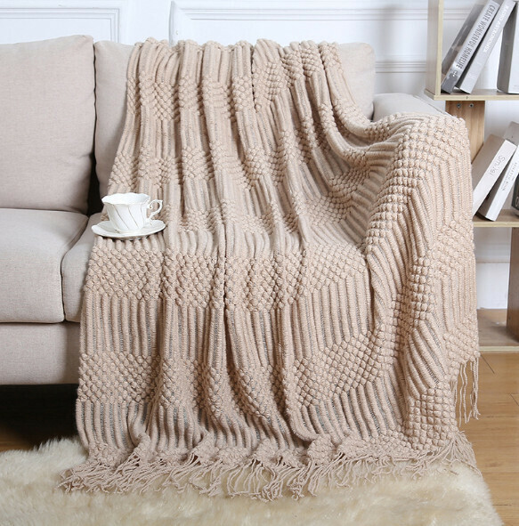 Hotly recommended tassel knitted throw blanket (khaki) (size: 130*172cm including tassels)