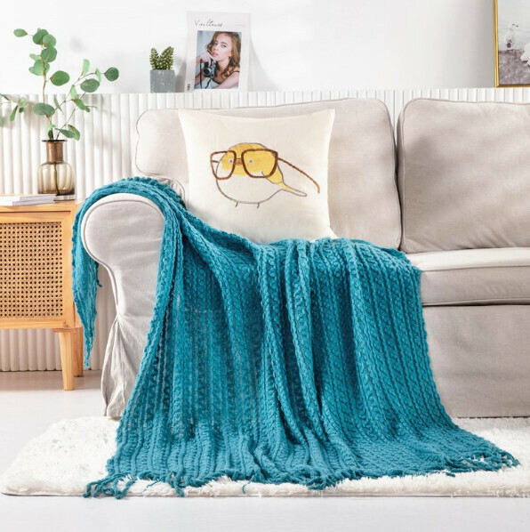 Popular lunch break solid color knitted blanket (Lake Blue) (size: 127*180cm including tassels)