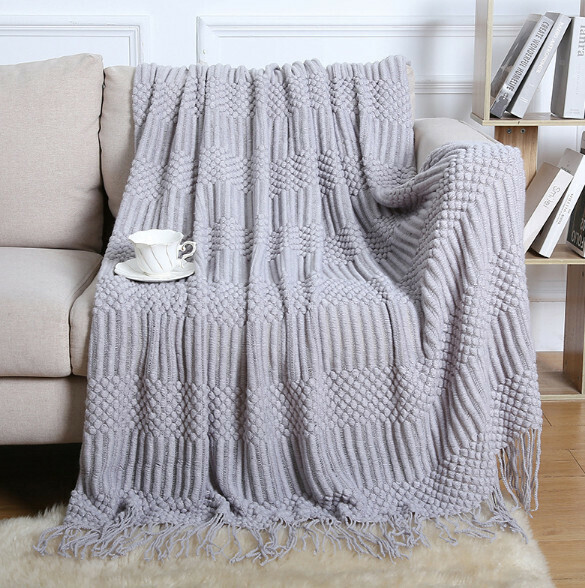 Hotly recommended tassel knitted throw blanket (light gray) (size: 130*172cm including tassels)
