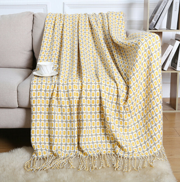 Popular lunch break knitted blanket (yellow) (size: 130*172cm including tassels)