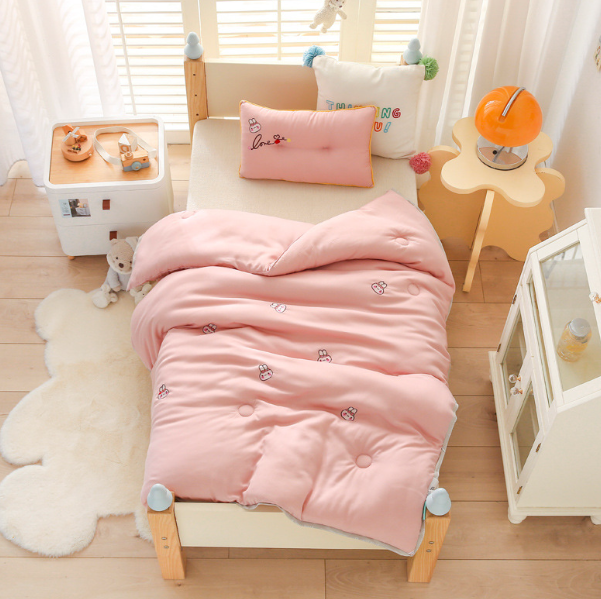 Popular cartoon children's thickened quilt core (Cute Rabbit-Bean Paste [Class A modal brushed]) (size specification 120*150cm spring and autumn quilt [about 3.9 pounds])
