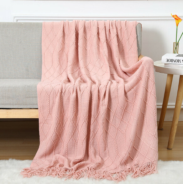 Hotly recommended lunch break knitted throw blanket (pink) (size: 127*176cm including tassels)